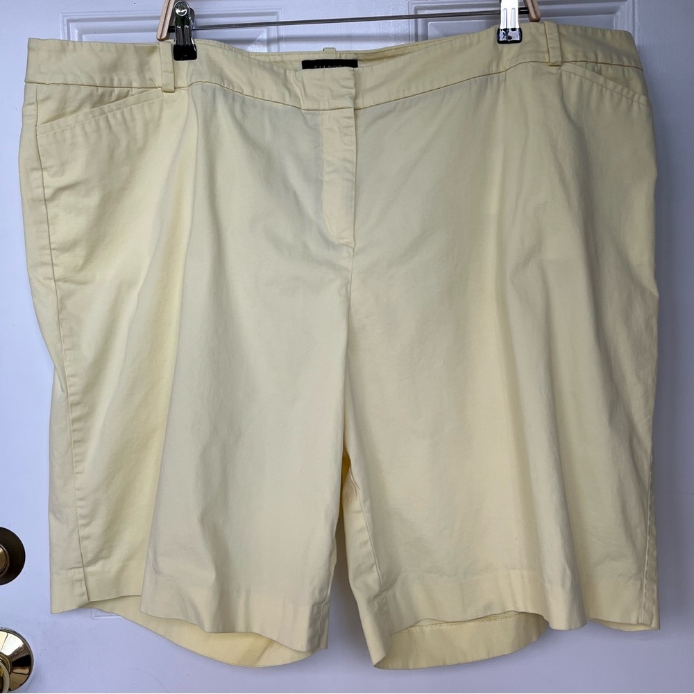 •Talbots• Pale Yellow Chino Bermuda Shorts - Size 24W